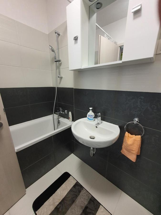 Park West Apartment - Free Parking Budapest Ngoại thất bức ảnh